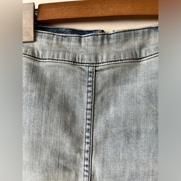 Aritzia The Casting Denim Pencil Skirt - Picture 3 of 8